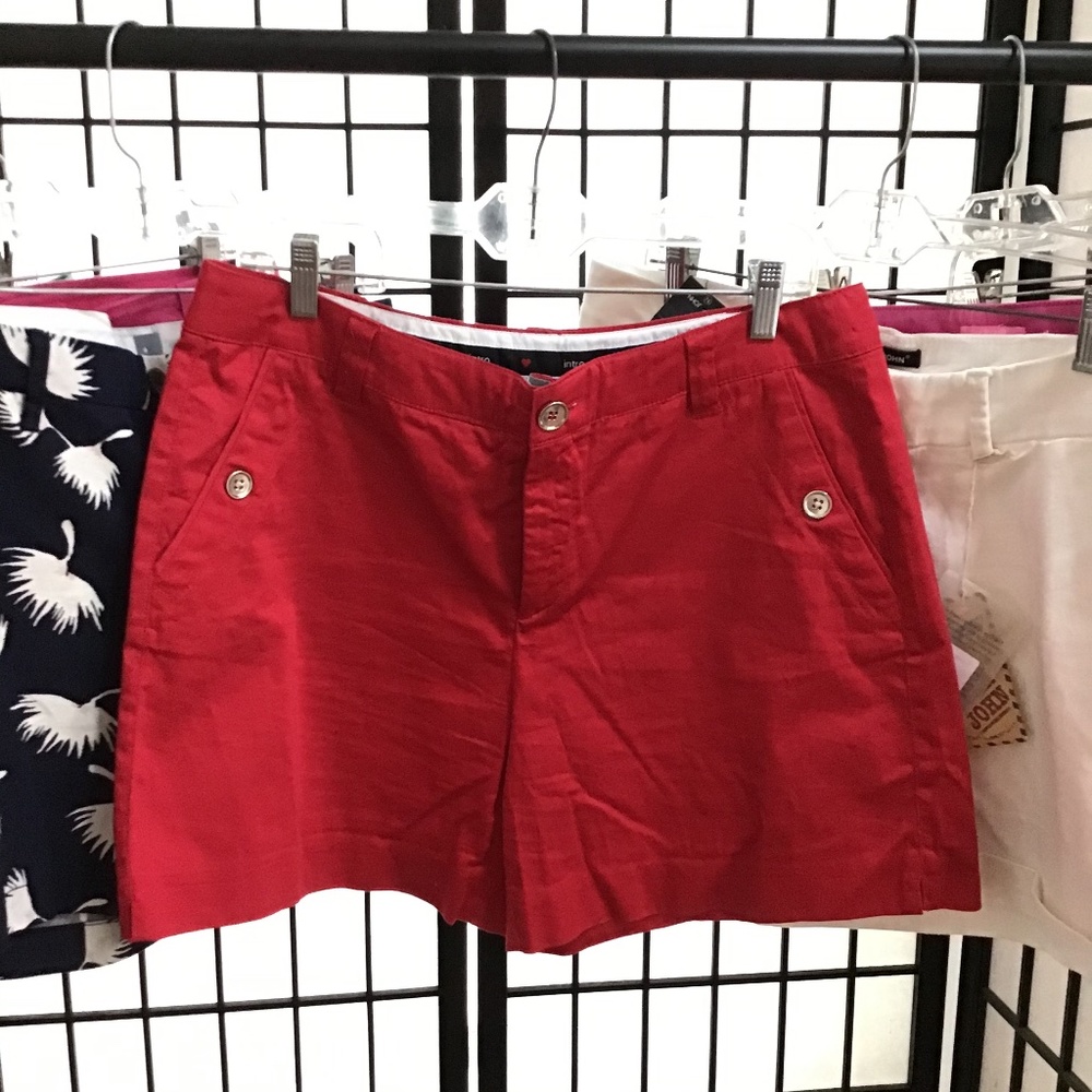 Intro Casual Elegance Shorts. Red, Size12